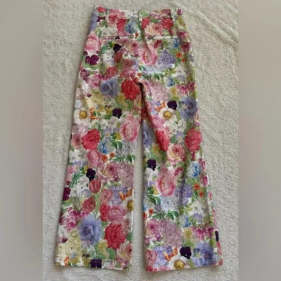 Alice + Olivia floral coin pocket cropped jean NWOT Jeans